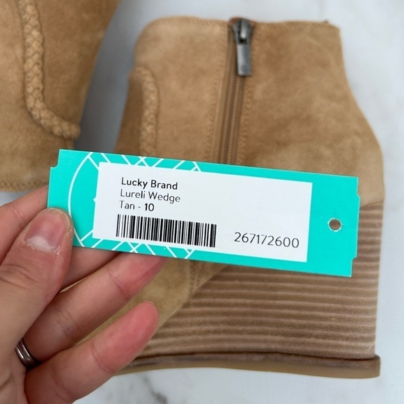 Lucky Brand Lureli Peep-Toe Wedge Booties suede tan size 10 new - Picture 2 of 3